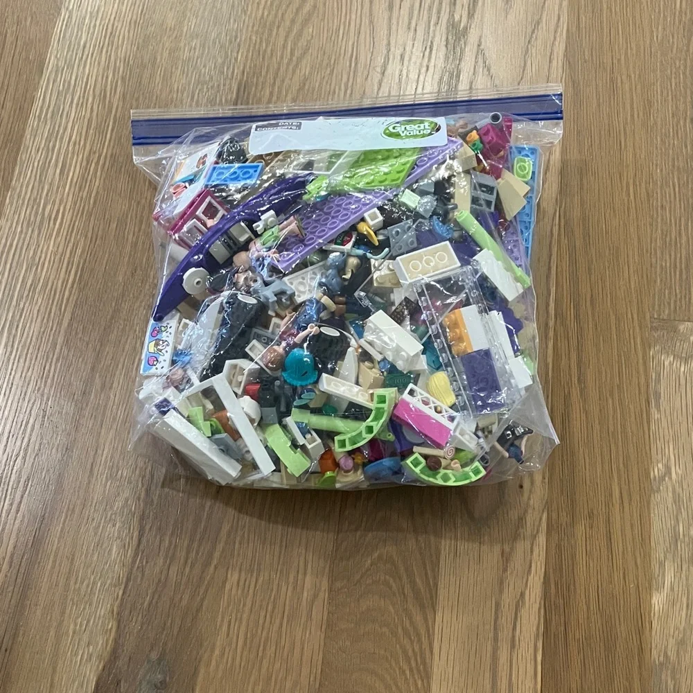 Lego Friends Lot & Other Legos - 8 Pounds of Lego